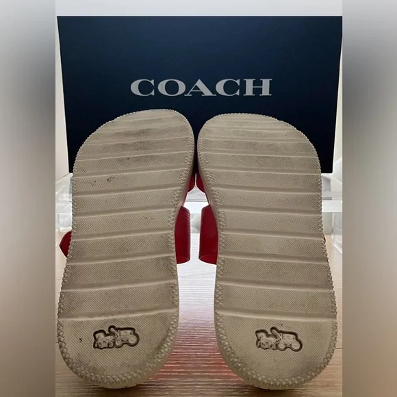 Coach Women's Pink Sandals
Size 6 - Picture 3 of 5